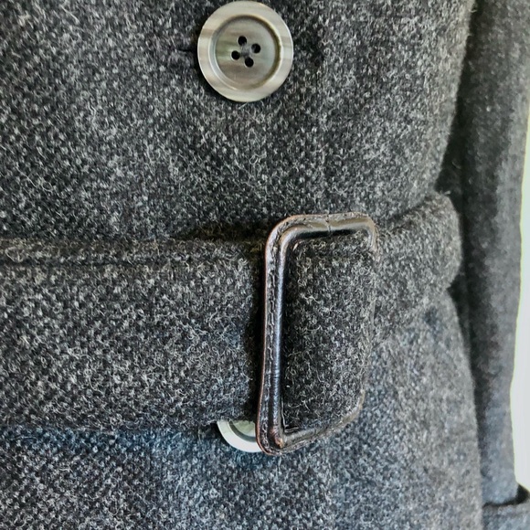 Hand-Tailored Custom Wool Coat - Picture 5 of 9